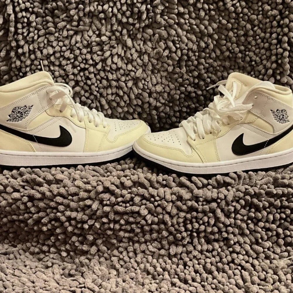 Women’s Air Jordan 1 MID Coconut Milk /Black Sz 9 euc 2021 - Picture 2 of 13